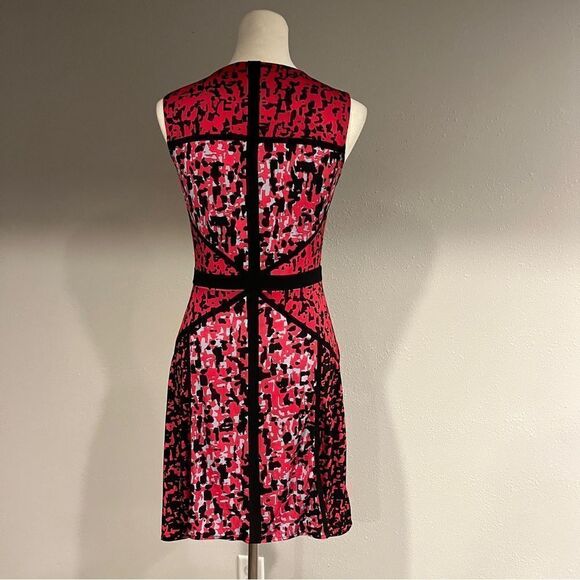 Taylor Pink Mixed Media Sleeveless Sheath Dress WITH Black Piping Size 4 - Picture 5 of 13